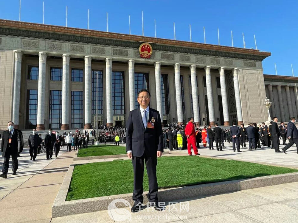 百年礦醫(yī)第一人！徐礦總醫(yī)院榮良群院長榮獲“全國勞?！惫鈽s稱號！